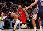 火箭队主场比赛圆满收官，球迷欢呼雀跃庆祝胜利