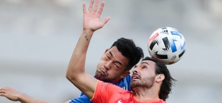 恒大客场战平对手，保持领先优势