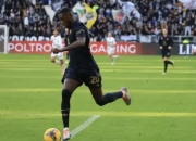 包含尤文图斯主帅：球队需解决前场进球难题的词条