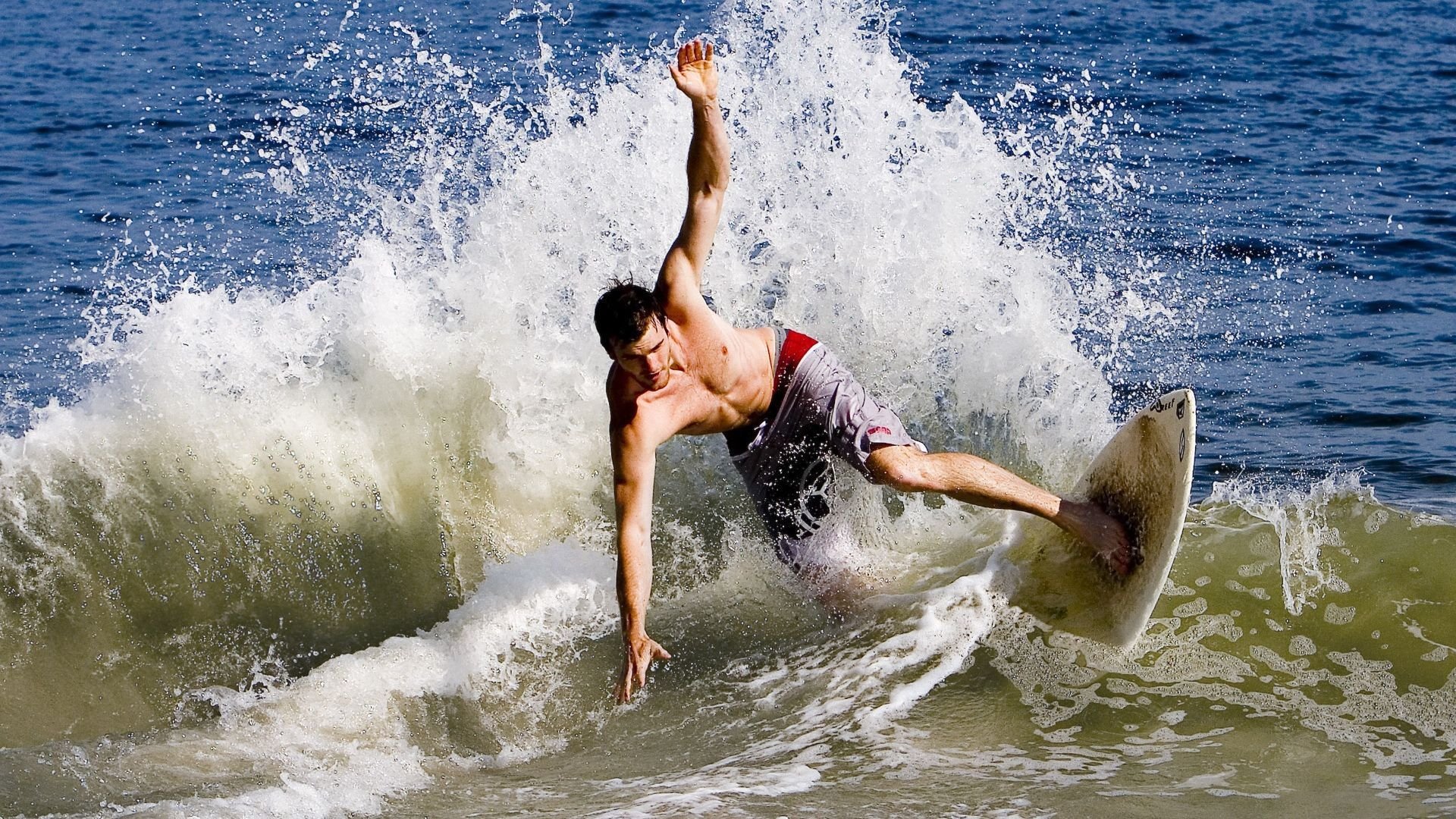 C罗官方宣布爆冷新规，C9引发争议！观众掌声雷动